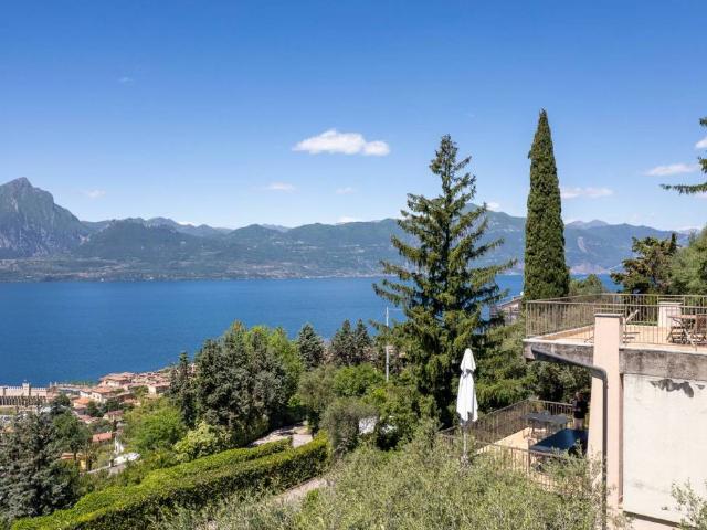 Villa Indipendente in vendita a Loncrino, Torri Del Benaco