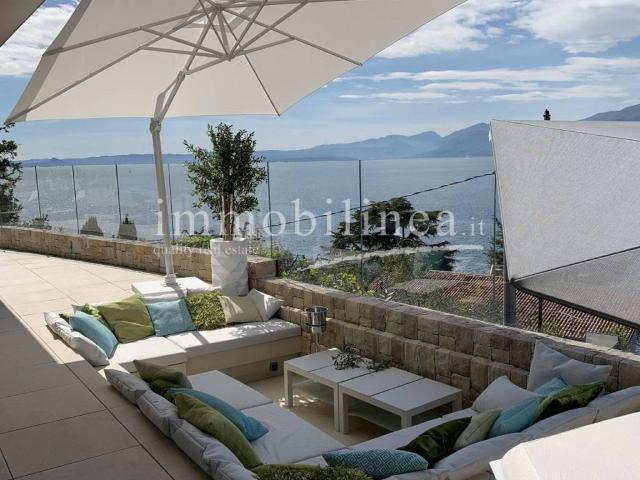 Villa Indipendente in vendita a Torri Del Benaco, Veneto