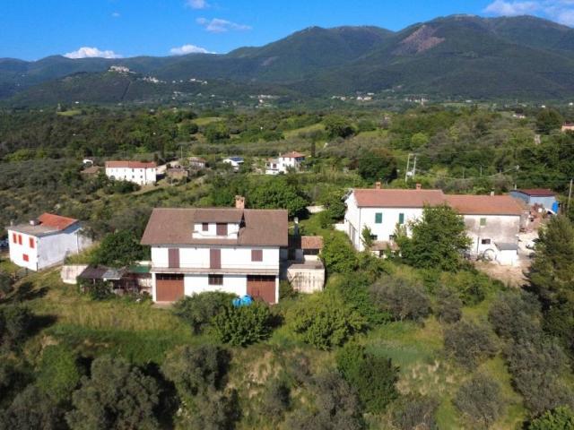 Villa Indipendente in vendita a Torri In Sabina, Lazio