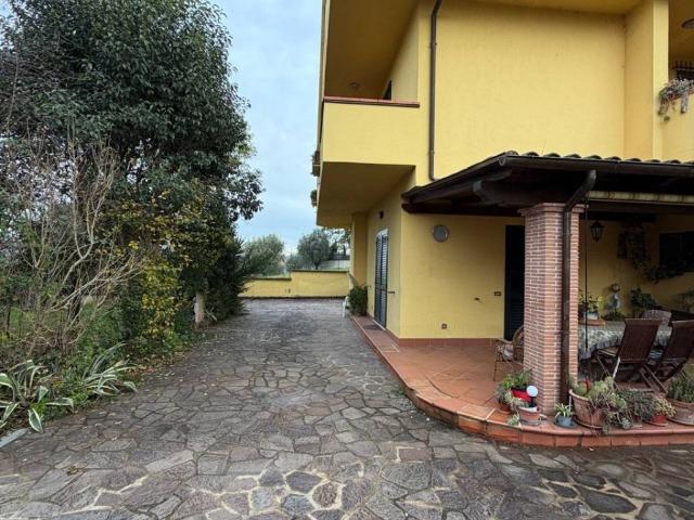 Villa Indipendente in vendita a Torrice, Lazio