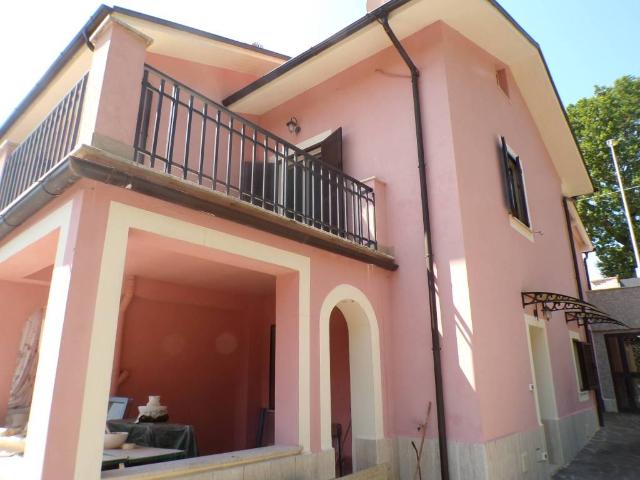 Villa Indipendente in vendita a Torricella Sabina, Lazio