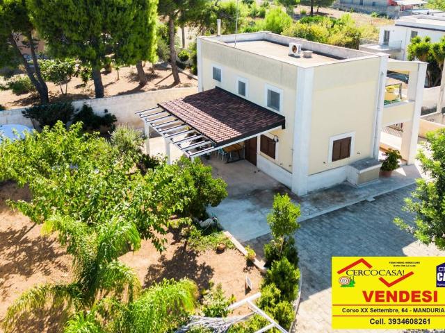 Villa Indipendente in vendita a Torricella, Taranto