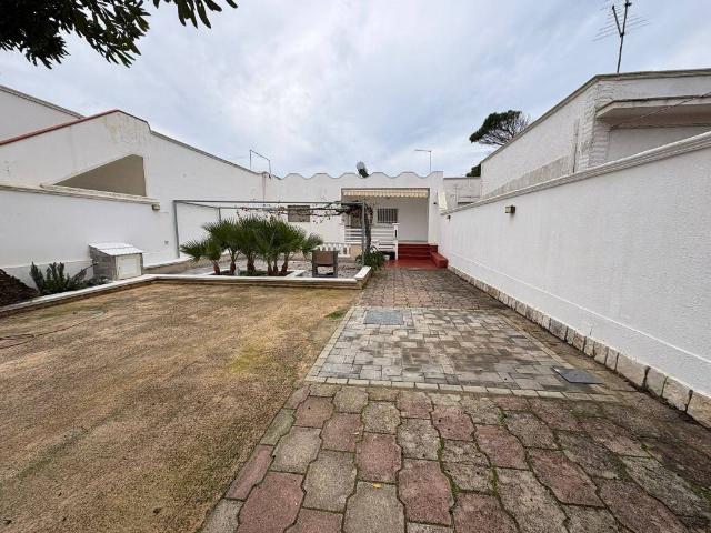 Villa Indipendente in vendita a Torricella, Taranto
