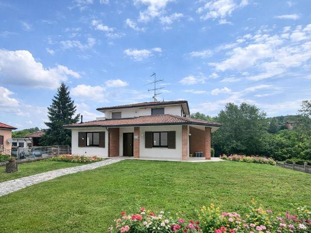 Villa Indipendente in vendita a Torricella Verzate, Lombardia