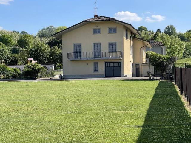 Villa Indipendente in vendita a Torricella Verzate, Lombardia