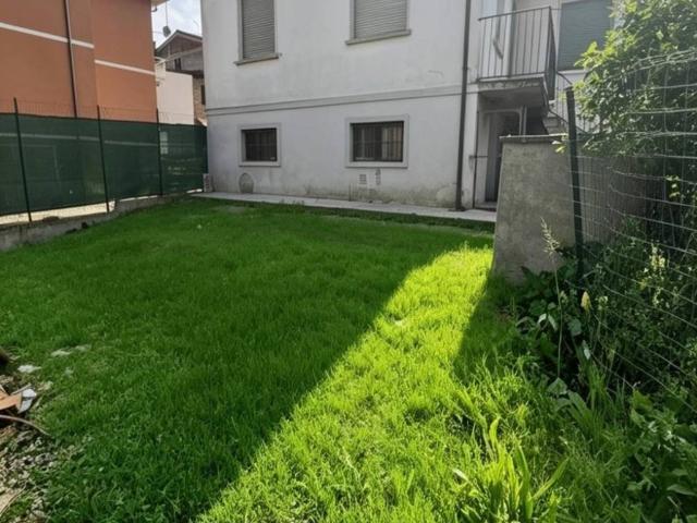 Villa Indipendente in vendita a Torricella Verzate, Lombardia