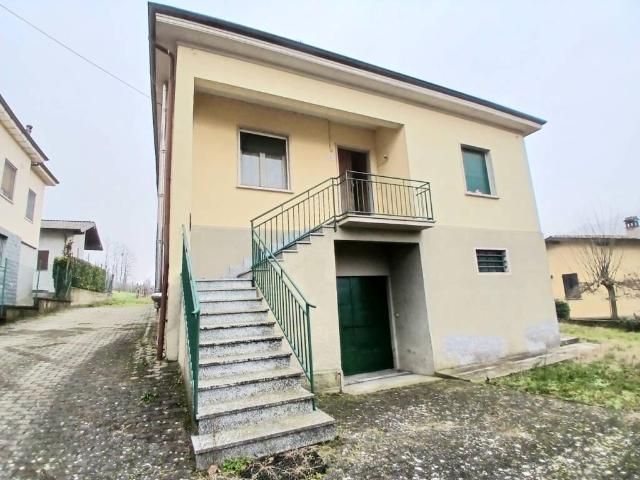 Villa Indipendente in vendita a Torricella Verzate, Lombardia