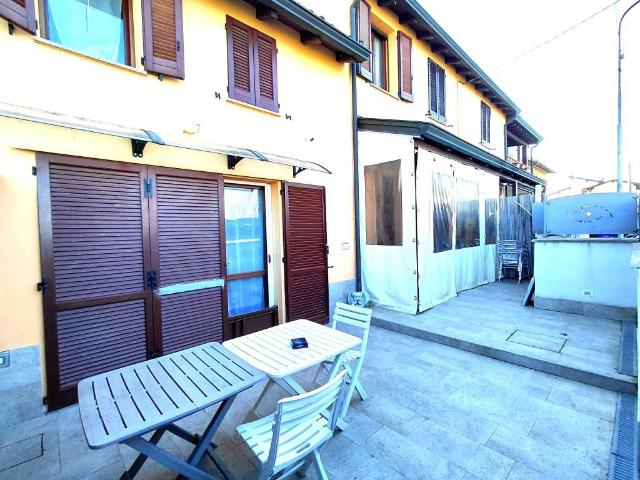 Villa Indipendente in vendita a Torrile, Rivarolo