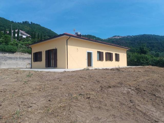 Villa Indipendente in vendita a Torrioni, Campania