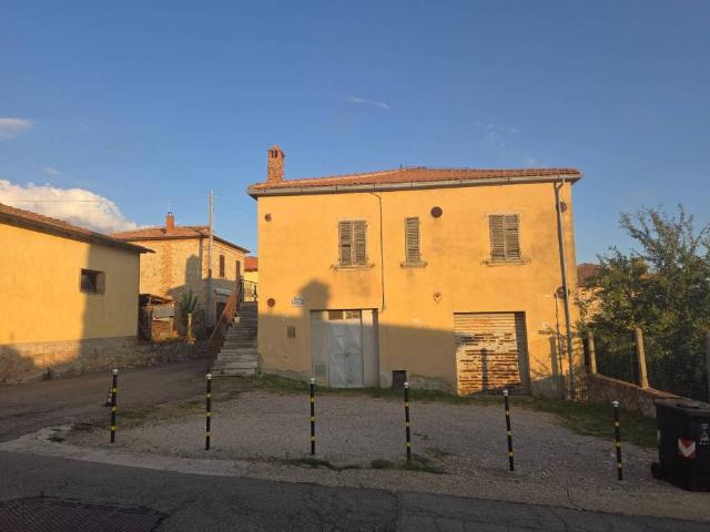 Villa Indipendente in vendita a Montefollonico, Torrita di Siena