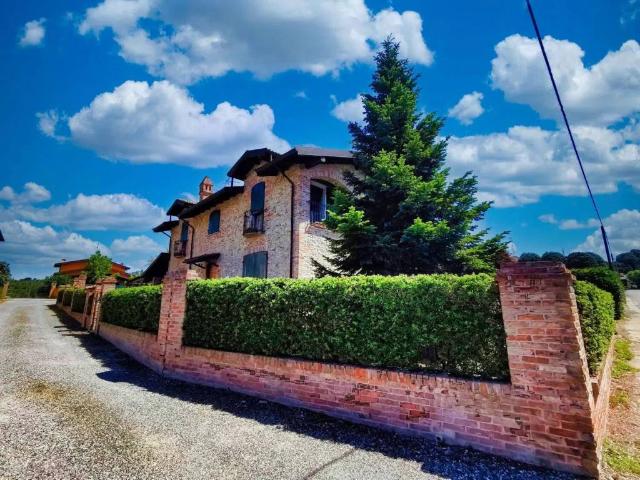Villa Indipendente in vendita a Torre Calderai, Piemonte