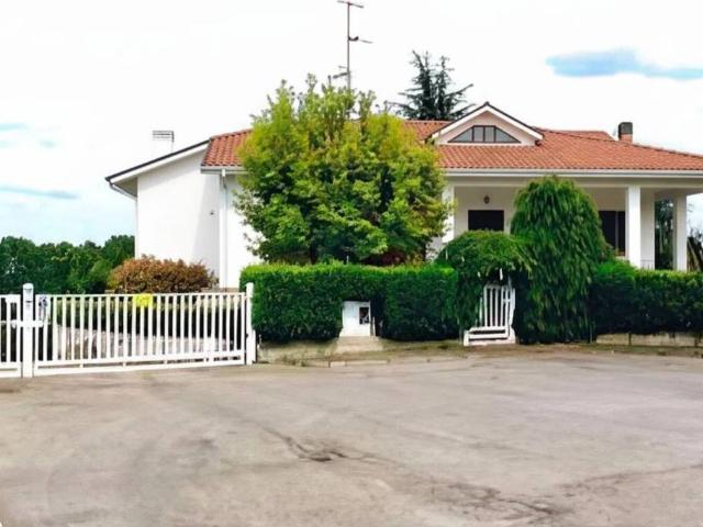 Villa Indipendente in vendita a Piemonte, Alessandria