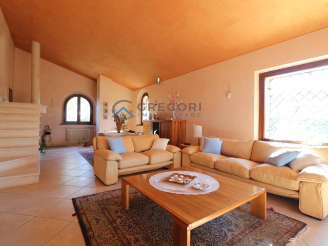 Villa Indipendente in vendita a Unione dei Comuni della Val Vibrata, Tortoreto