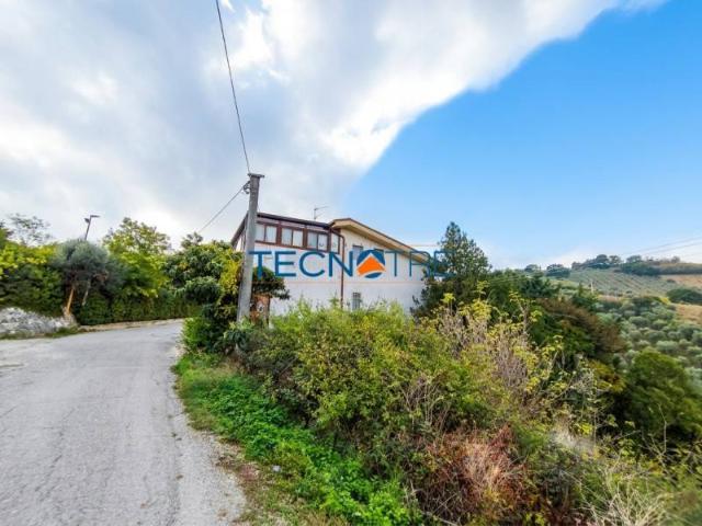 Villa Indipendente in vendita a Colle Luna, Tortoreto