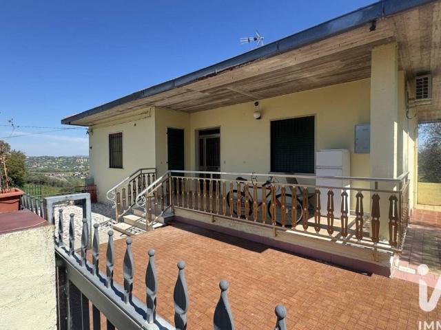 Villa Indipendente in vendita a Unione dei Comuni della Val Vibrata, Tortoreto