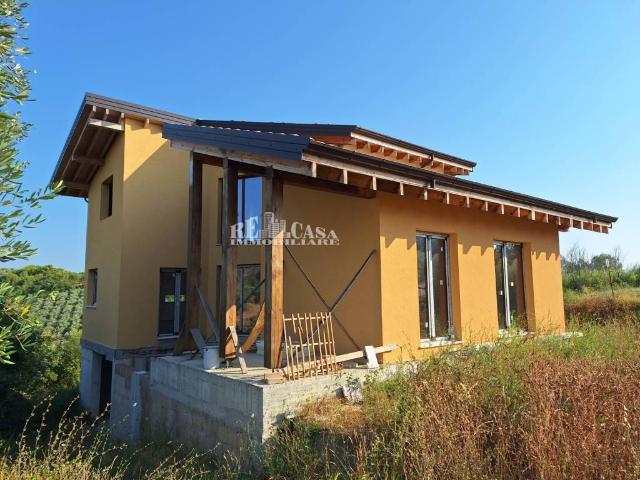 Villa Indipendente in vendita a Unione dei Comuni della Val Vibrata, Tortoreto