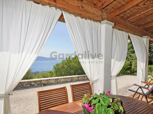 Villa Indipendente in vendita a Comunità Montana Parco Alto Garda bresciano, Toscolano Maderno