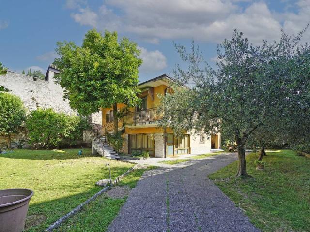 Villa Indipendente in vendita a Comunità Montana Parco Alto Garda bresciano, Toscolano Maderno