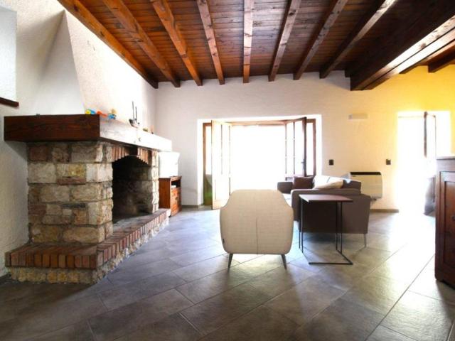 Villa Indipendente in vendita a Comunità Montana Parco Alto Garda bresciano, Gargnano