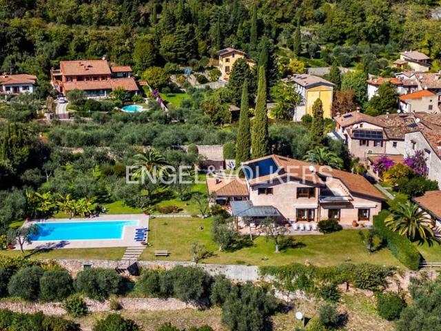 Villa Indipendente in vendita a Comunità Montana Parco Alto Garda bresciano, Toscolano Maderno