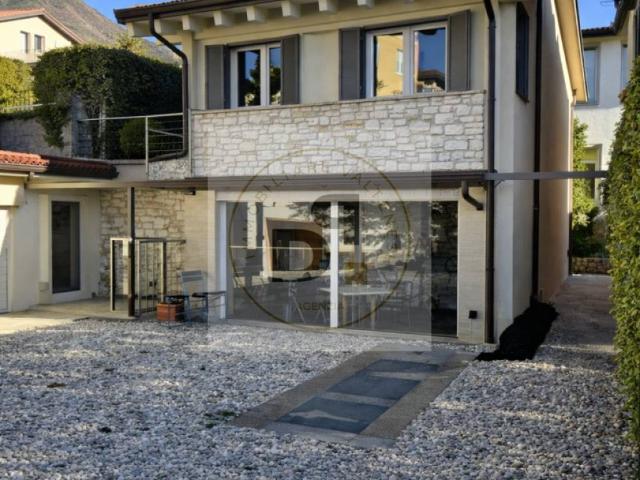 Villa Indipendente in vendita a Comunità Montana Parco Alto Garda bresciano, Toscolano Maderno