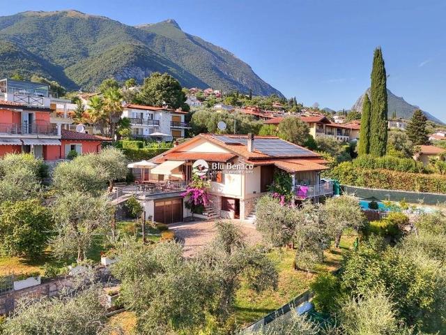 Villa Indipendente in vendita a Comunità Montana Parco Alto Garda bresciano, Toscolano Maderno