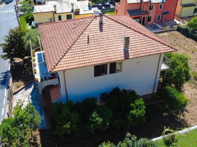 Villa Indipendente in vendita a Tovo San Giacomo, Liguria