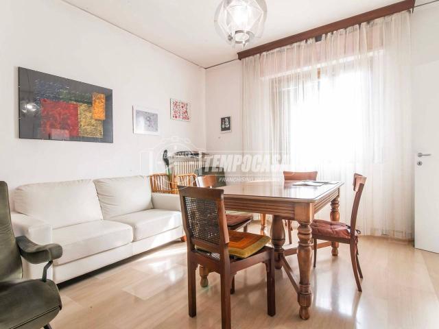 Villa Indipendente in vendita a Abbiate Guazzone, Tradate