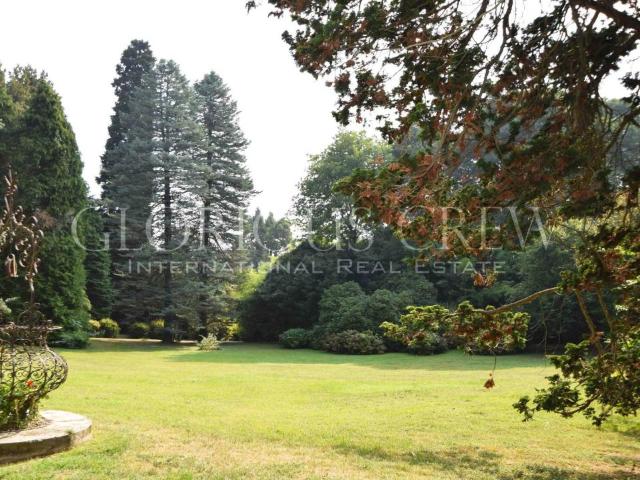 Villa Indipendente in vendita a Tradate, Lombardia