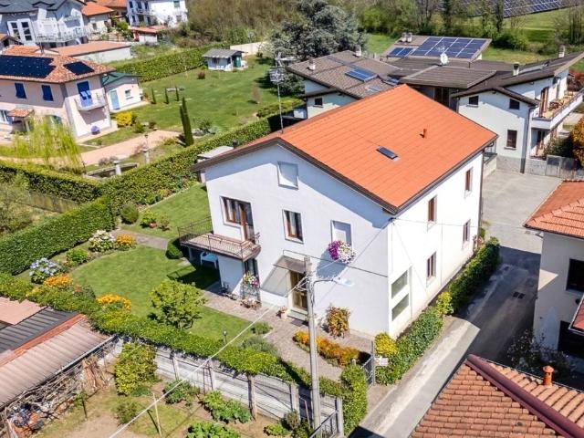 Villa Indipendente in vendita a Tradate, Lombardia