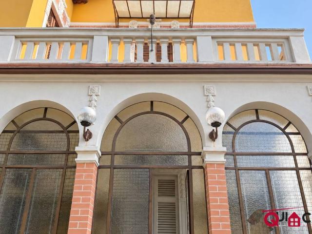 Villa Indipendente in vendita a Abbiate Guazzone, Tradate