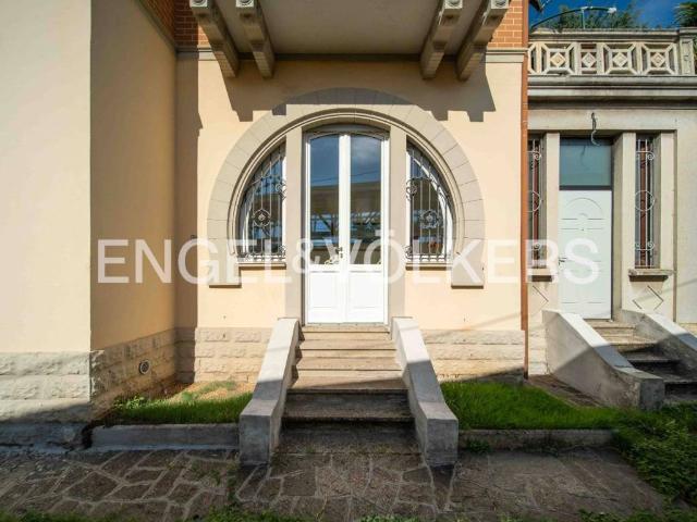 Villa Indipendente in vendita a Barnasc, Tradate