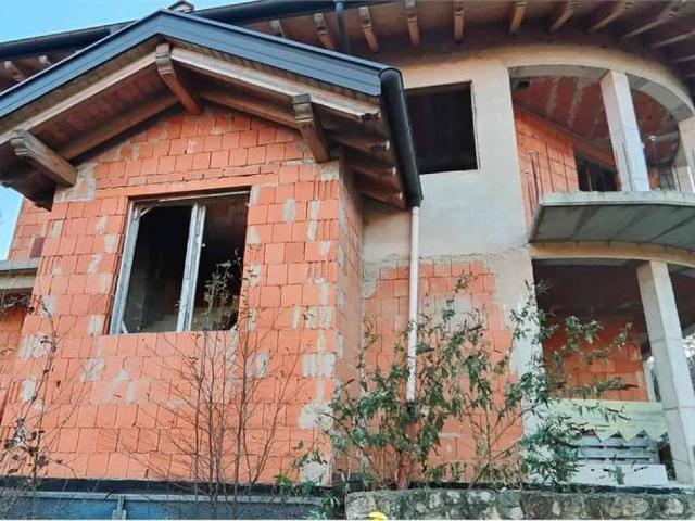 Villa Indipendente in vendita a Comunità della Vallagarina, Trambileno
