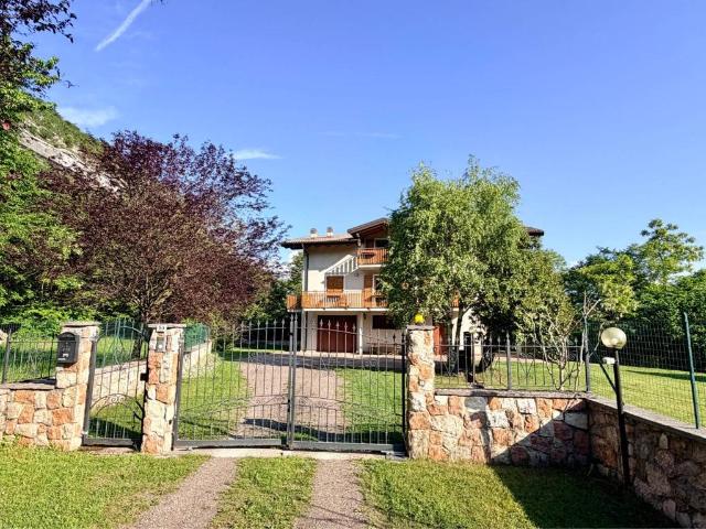 Villa Indipendente in vendita a Comunità della Vallagarina, Vallarsa