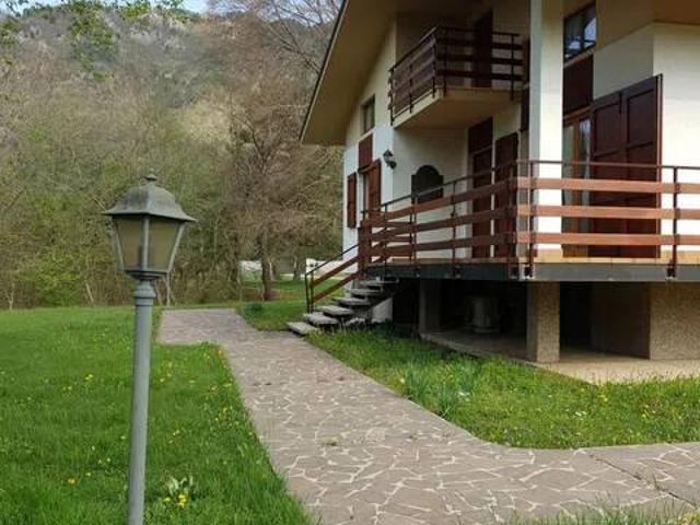 Villa Indipendente in vendita a Tramonti Di Sotto, Friuli-Venezia Giulia