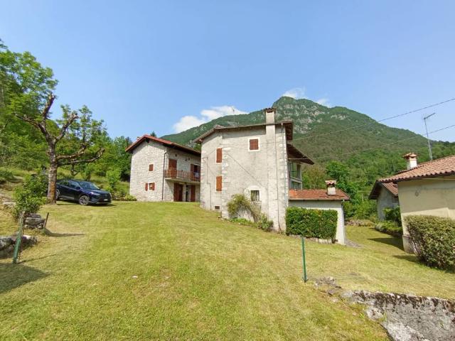 Villa Indipendente in vendita a Tramonti Di Sotto, Friuli-Venezia Giulia