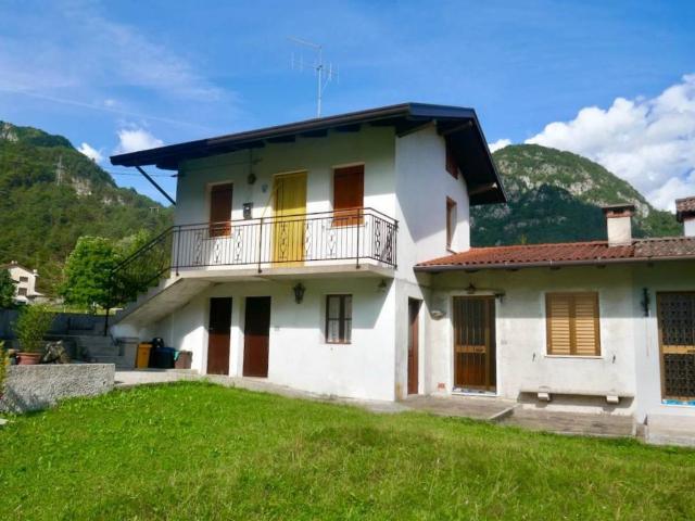 Villa Indipendente in vendita a Tramonti Di Sotto, Friuli-Venezia Giulia