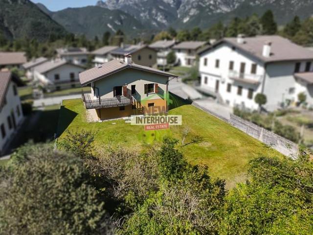 Villa Indipendente in vendita a Tramonti Di Sotto, Friuli-Venezia Giulia