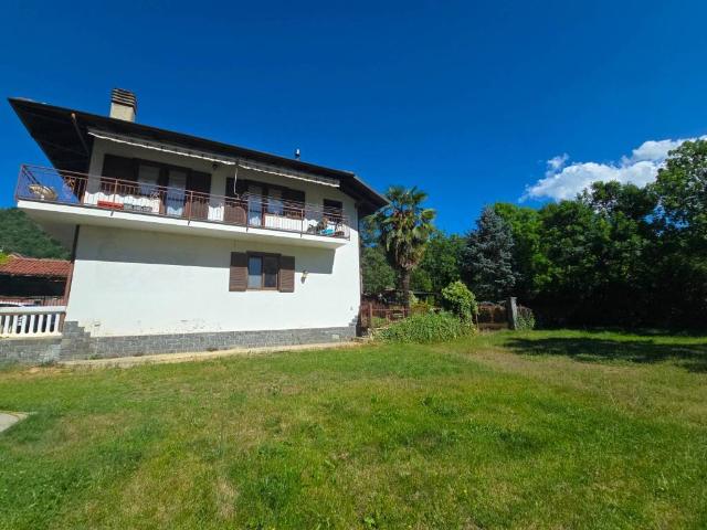 Villa Indipendente in vendita a San Bernardino, Piemonte