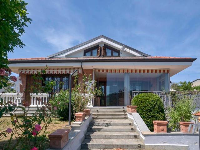 Villa Indipendente in vendita a San Bernardino, Piemonte