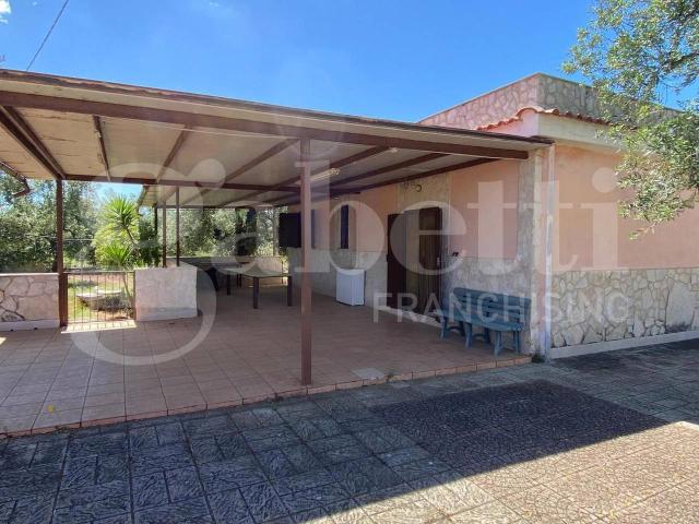 Villa Indipendente in vendita a Puglia, Barletta-andria-trani