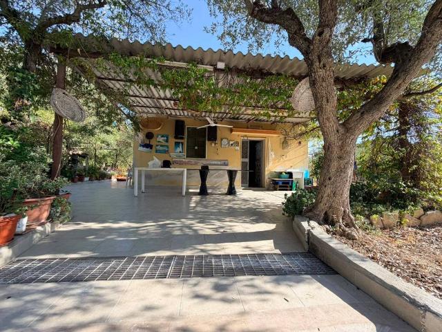Villa Indipendente in vendita a Trani, Barletta-Andria-Trani