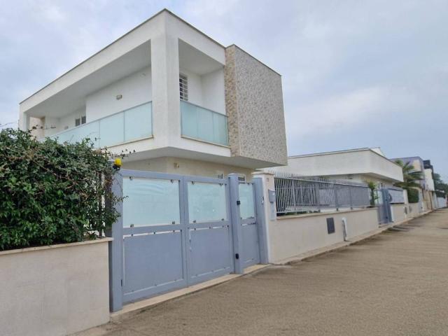 Villa Indipendente in vendita a Puglia, Barletta-andria-trani