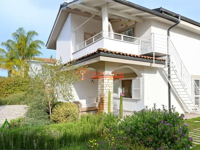 Villa Indipendente in vendita a Puglia, Barletta-andria-trani