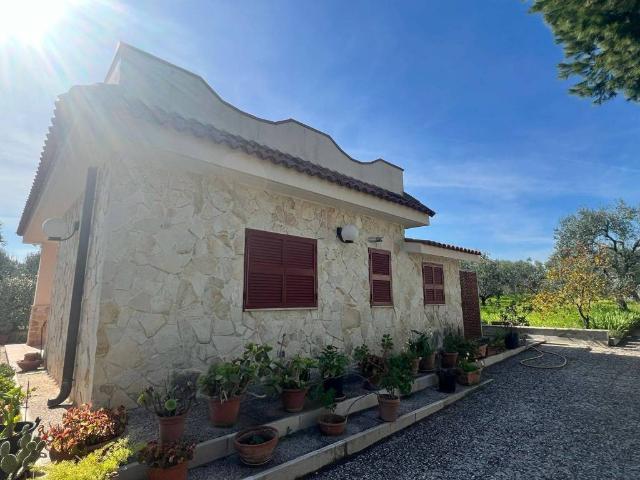 Villa Indipendente in vendita a Puglia, Barletta-andria-trani