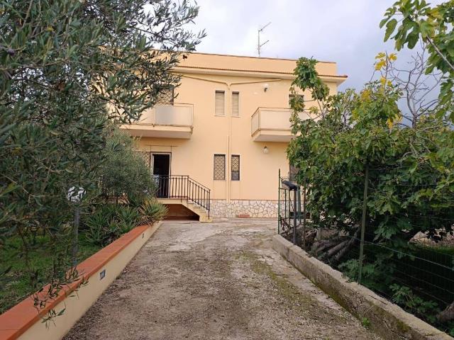 Villa Indipendente in vendita a Trappeto, Sicilia