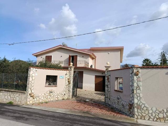 Villa Indipendente in vendita a Trappeto, Sicilia
