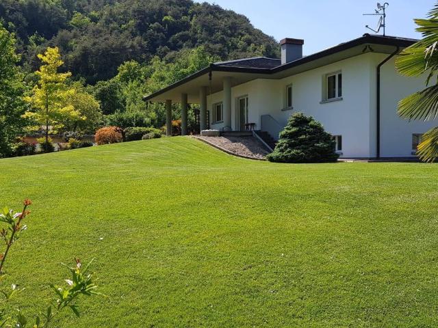 Villa Indipendente in vendita a Avasinis / Vasinas, Trasaghis / Trasagas