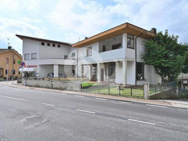 Villa Indipendente in vendita a Trasaghis, Friuli-Venezia Giulia