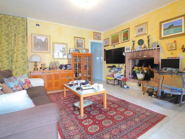 Villa Indipendente in vendita a Travacò Siccomario, Lombardia